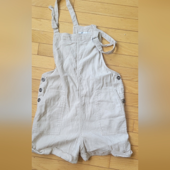 Hollister romper - Picture 1 of 3